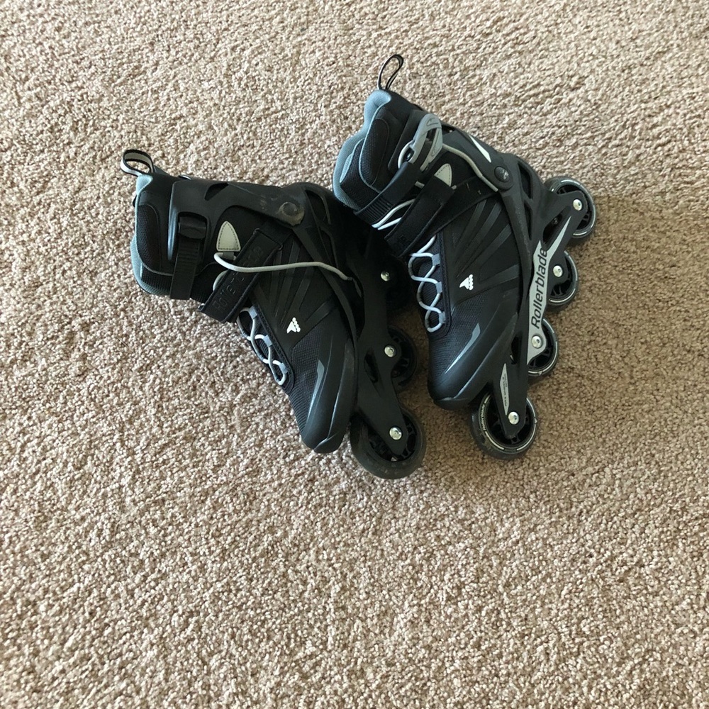 Rollerblades Zetrablade. Worn once. Minor scuffing